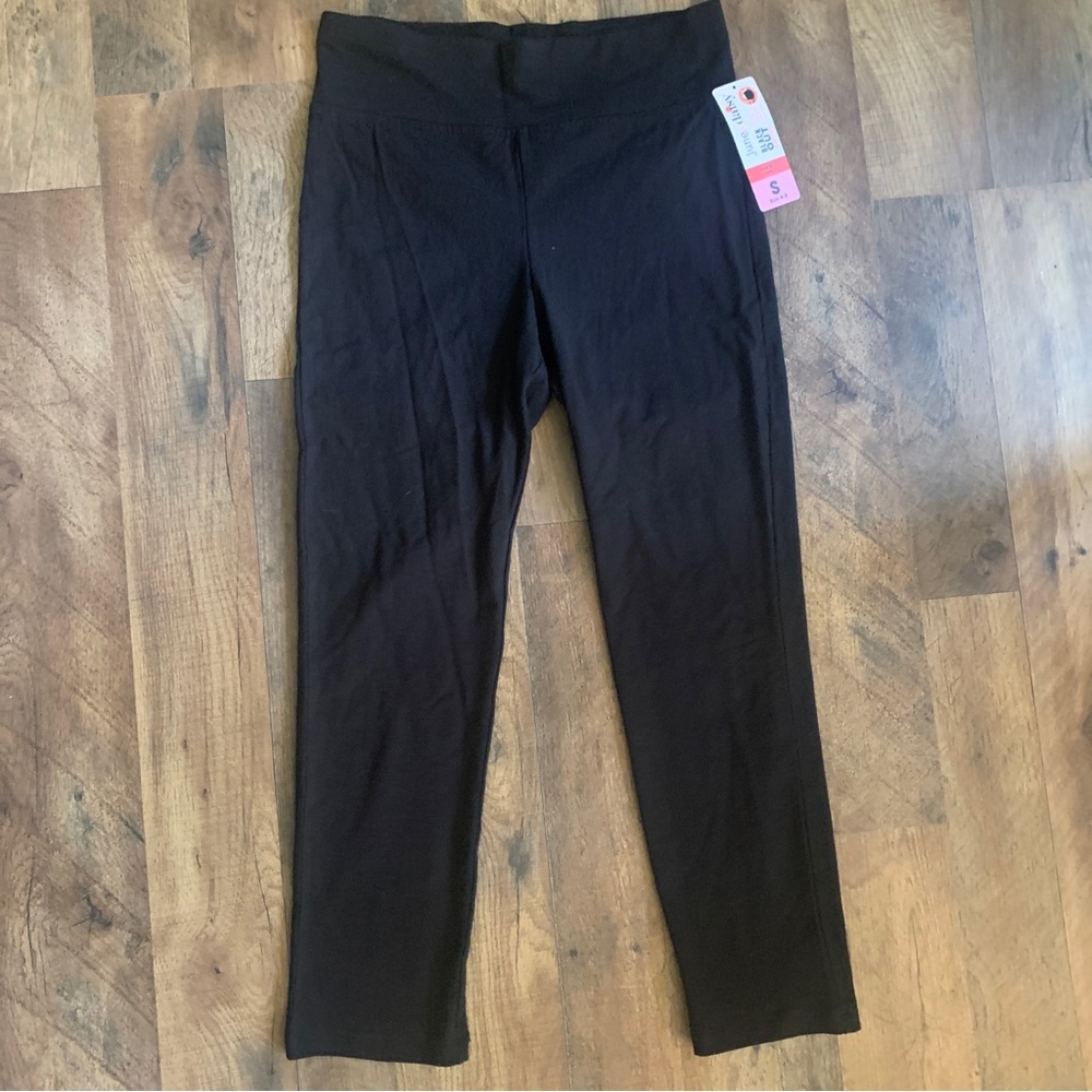 June And Daisy Black Out Capris Women’s Size Small New With Tags